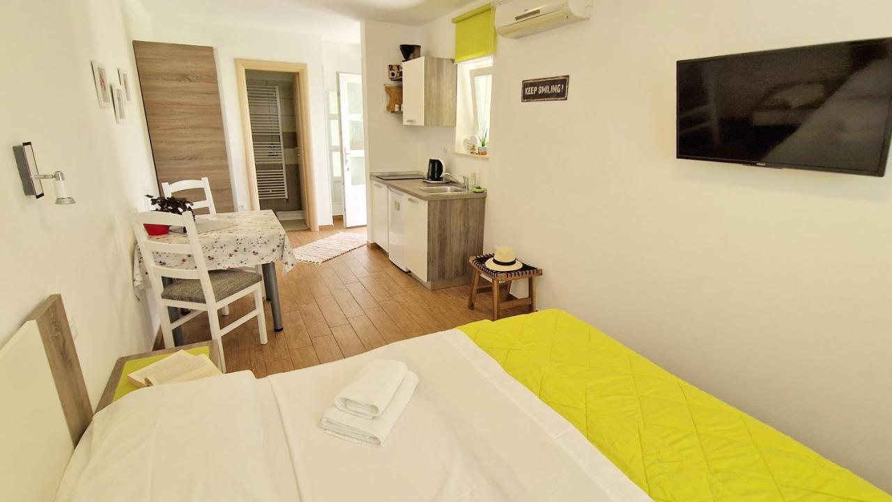 Apartment Pipo คิร์ก ภายนอก รูปภาพ