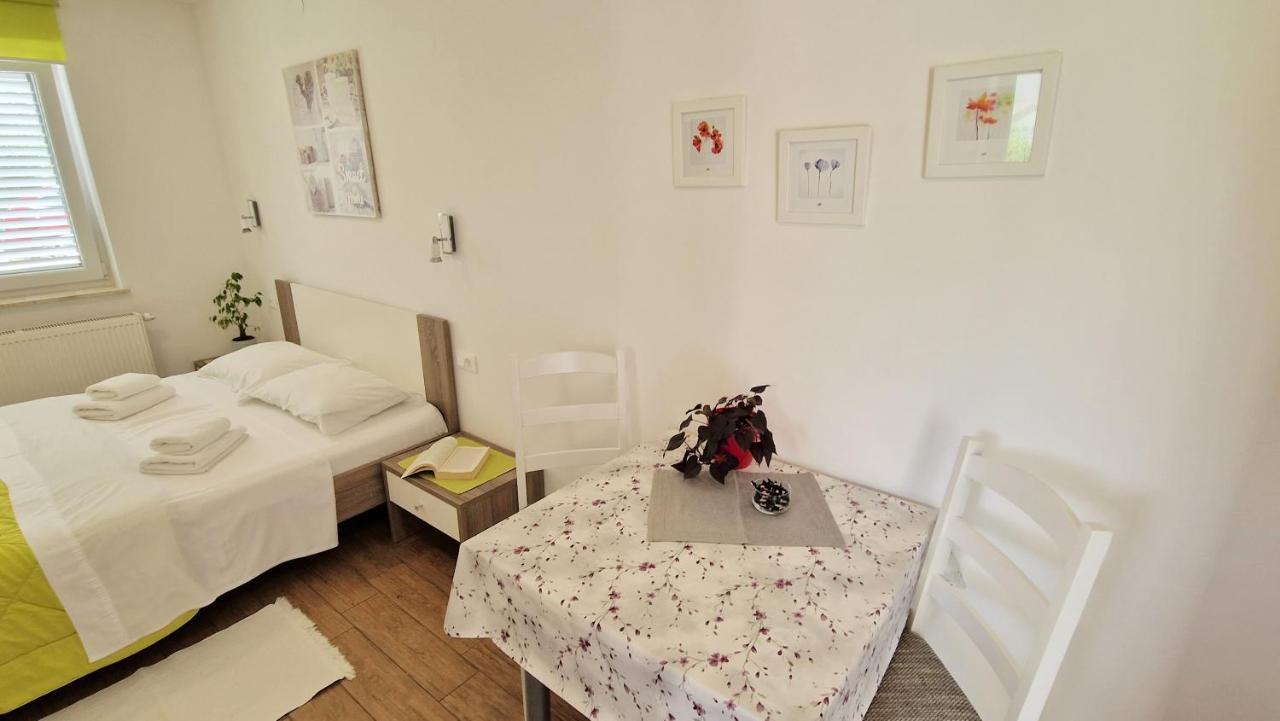 Apartment Pipo คิร์ก ภายนอก รูปภาพ