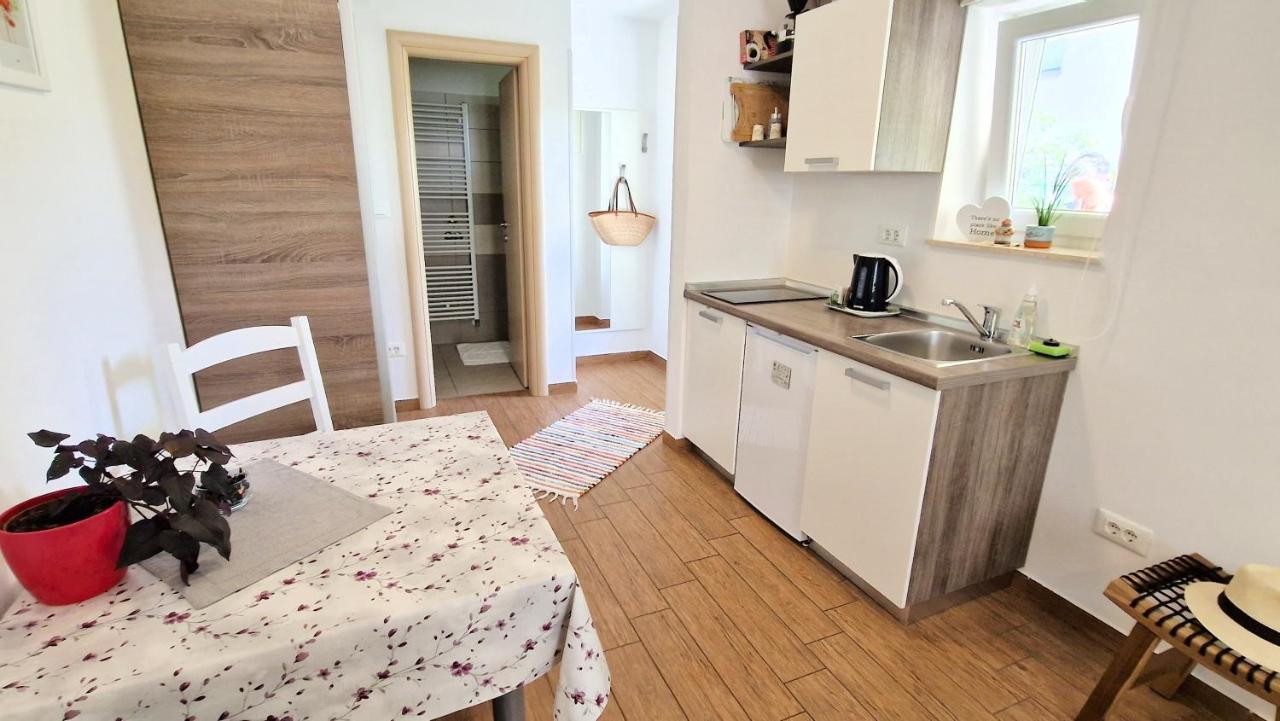 Apartment Pipo คิร์ก ภายนอก รูปภาพ