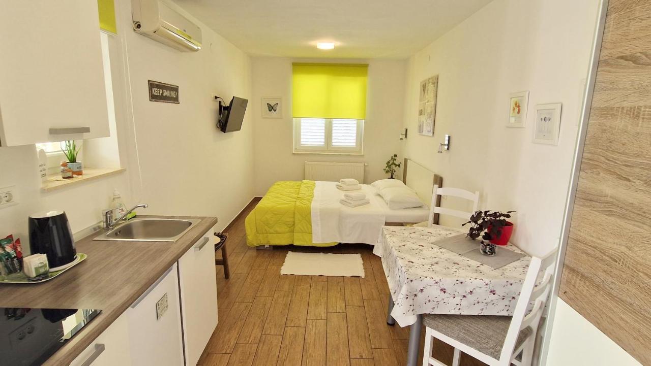 Apartment Pipo คิร์ก ภายนอก รูปภาพ