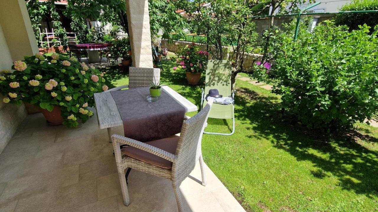Apartment Pipo คิร์ก ภายนอก รูปภาพ