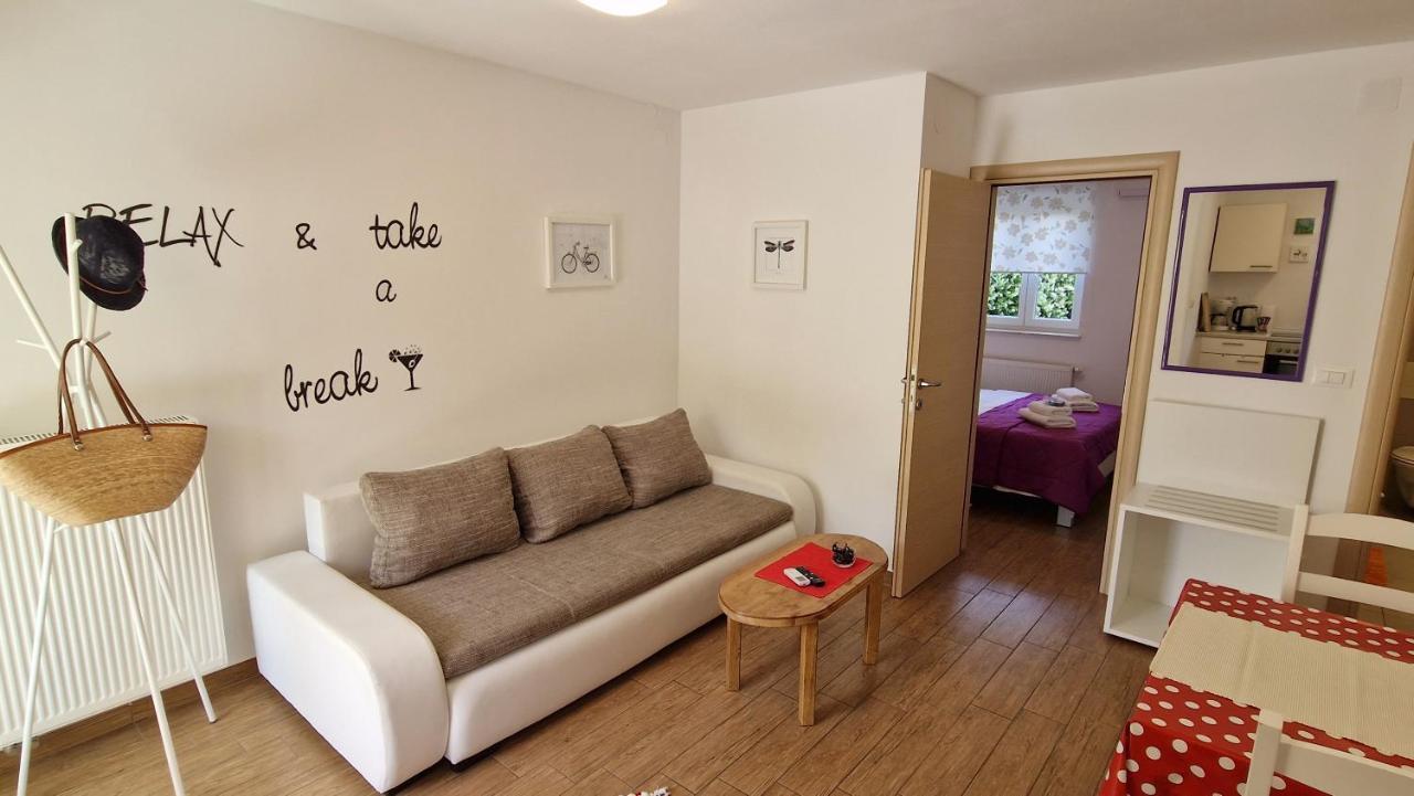 Apartment Pipo คิร์ก ภายนอก รูปภาพ